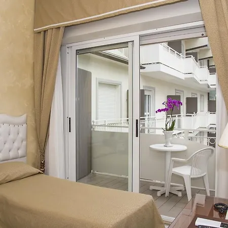 Miramare Hotell 4*
