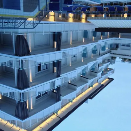 Miramare Hotell 4*